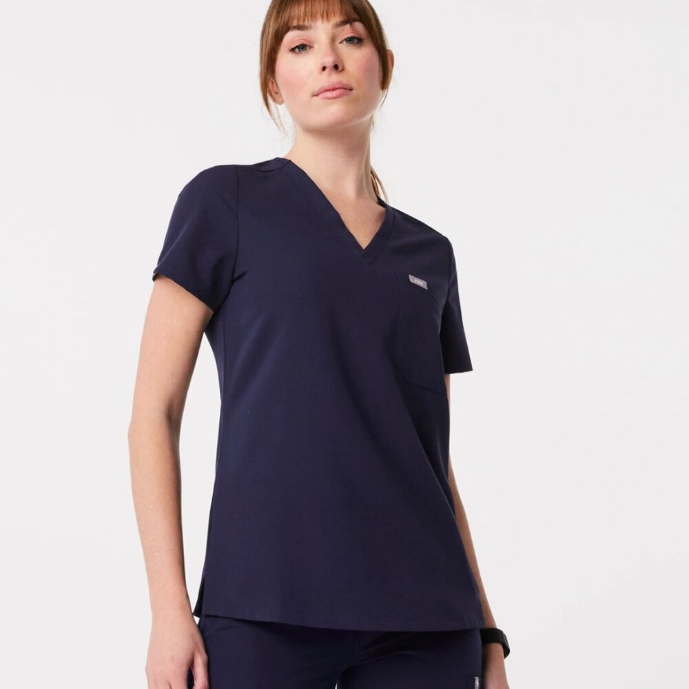 FIGs Catarina One-Pocket Scrub Top™ Navy Blue Size M